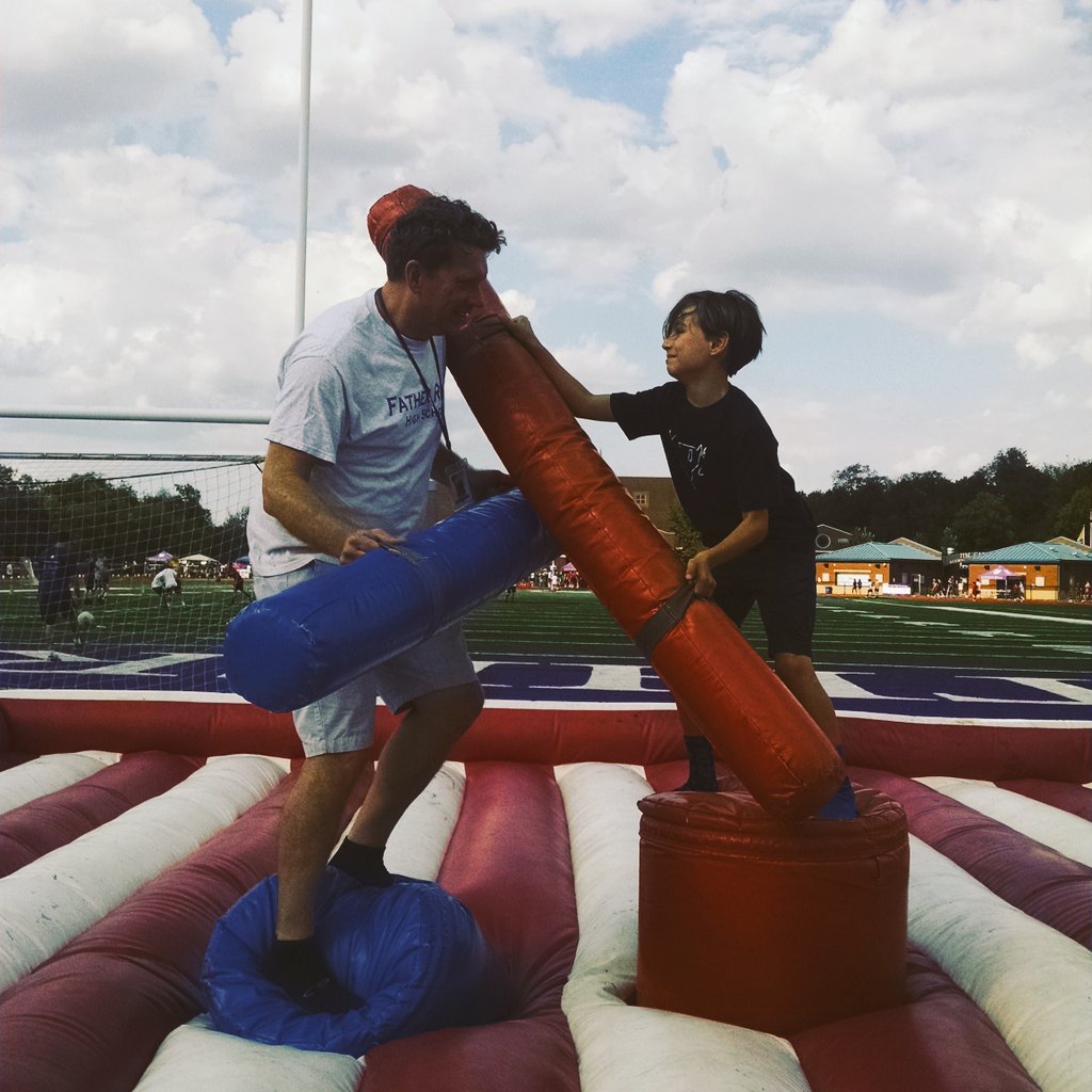Studio4DatFRHS's tweet photo. It was fun getting knocked off my perch by my son @fatherryan #frhsrelay4life #relayforlife2016 #artatfrhs https://t.co/dR7bCYDrWR