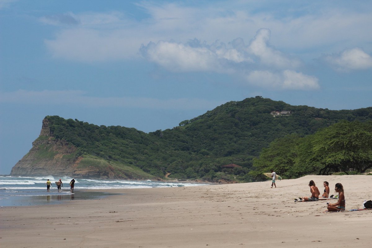 GiantsFootSurf's tweet photo. Weekend beach crowd 
#GiantsFootSurf #Nicaragua #WeekendReady #Saturday #beachcrowd #SurfTours #BoatTours #Surf #surfreport #surfersparadise https://t.co/rhPPIrpRLP