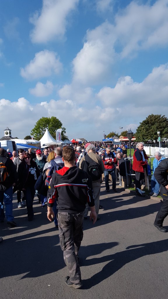 caferacerkits's tweet photo. Having a great time this weekend at @classicbikeshow #stafford enjoying neighbours @HearingMercury company #niceblokes ๐#busybusy! https://t.co/6jKuMvJ6GX