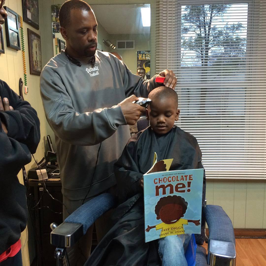 A Michigan barbershop hooks kids up with discounts for reading outloud during their haircuts
buff.ly/2dTfwMz