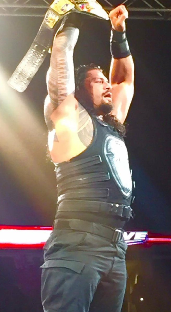 LeeshaNDessy's tweet photo. #Roman #RightfulChamp #DeservesHisTitle #SamoanRoyalty #OURChamp @WWERomanReigns @romanreigns568 @shady926 https://t.co/5d6O3JvIrJ
