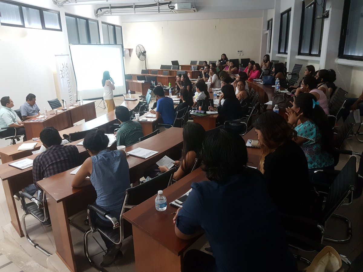 KybernusQrooSur's tweet photo. La Dra. Karla Rivero, distinguida #kybernauta capacitando en oratoria a los alumnos de la #UQROO #soykybernus @KybernusQROO @Karlaparigo https://t.co/LPJ2LL4G5F