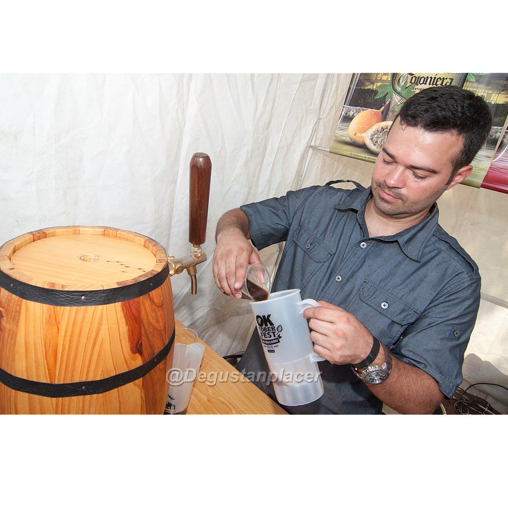 Y la espectacular cerveza oscura de <a href="/Ccoloniera/">Cerveza Coloniera</a> también estuvo presente en este @Oktoberfestlm junto consus otras cervezas artesanales.