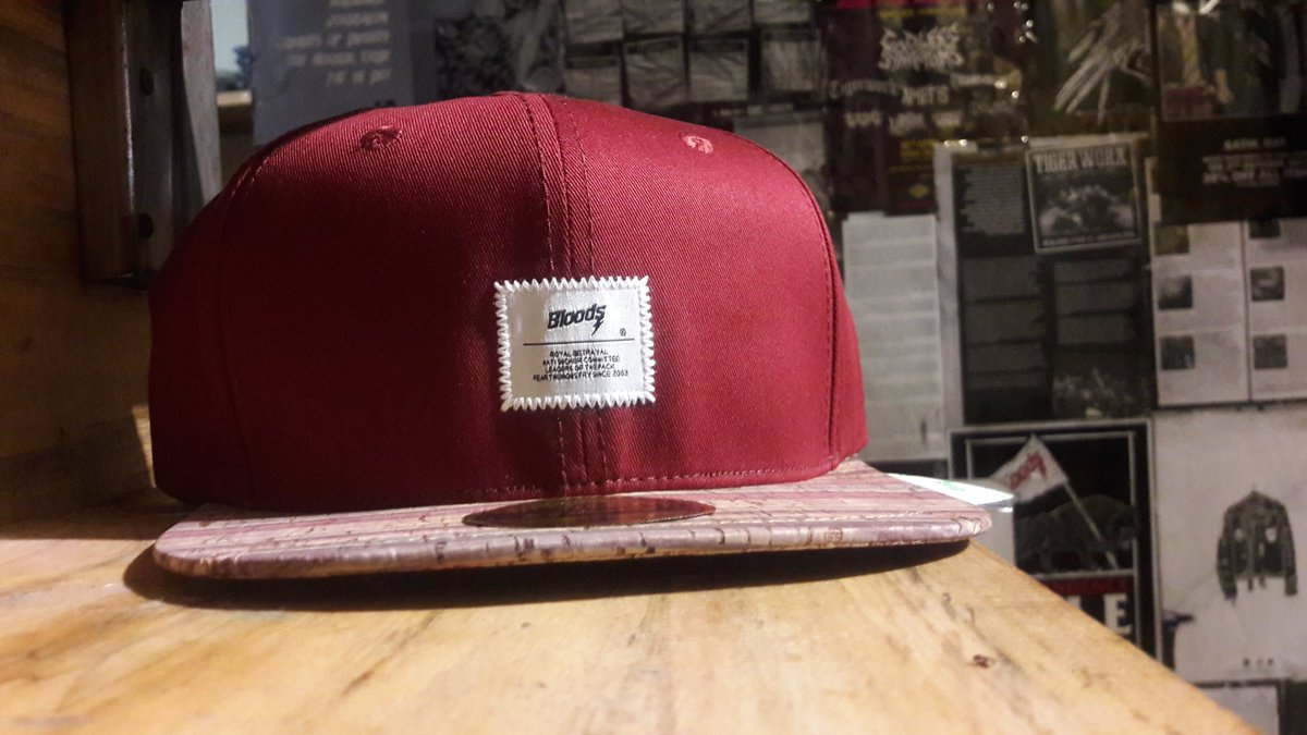 Happy weekend Blooders.

#bloodscloth