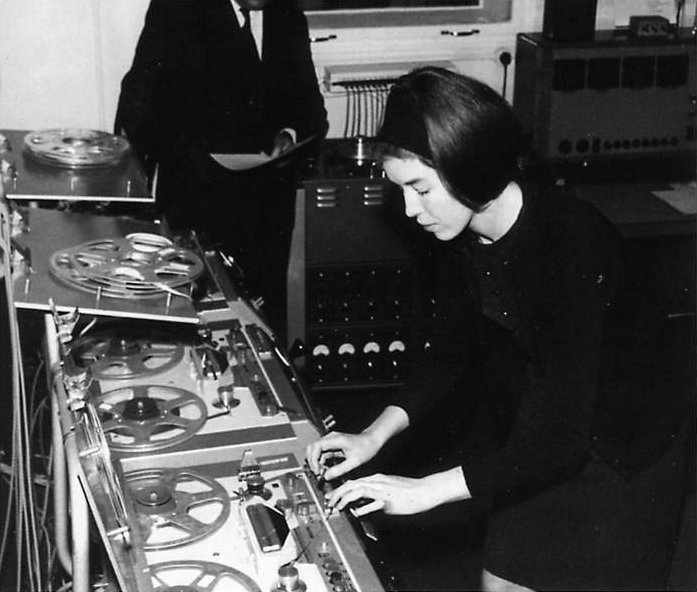 openculture's tweet photo. Hear 7 Hours of Women Making Electronic Music (1938- 2014) https://t.co/17s4RZZNhQ https://t.co/Wff4XhLarG