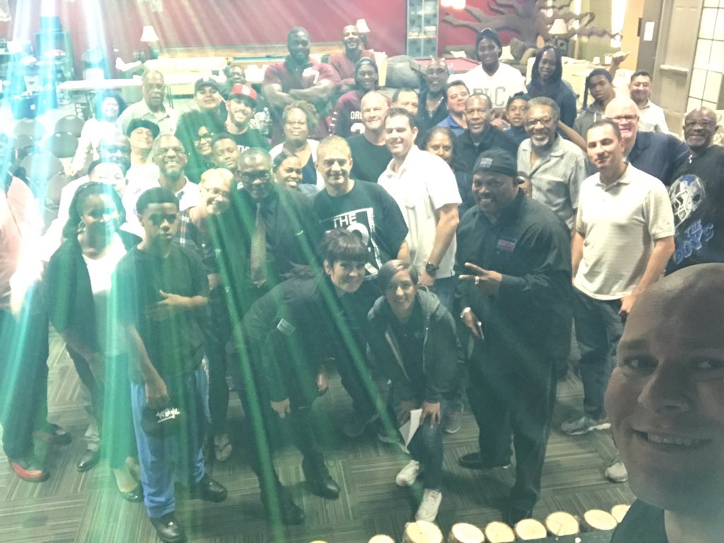 TeamWYSM's tweet photo. @LongBeachPD_CA , The Long Beach Ministers Alliance, and @TeamWYSM unite to provide WYSM programming to members of the LB community today! https://t.co/SlpDG1wIn6
