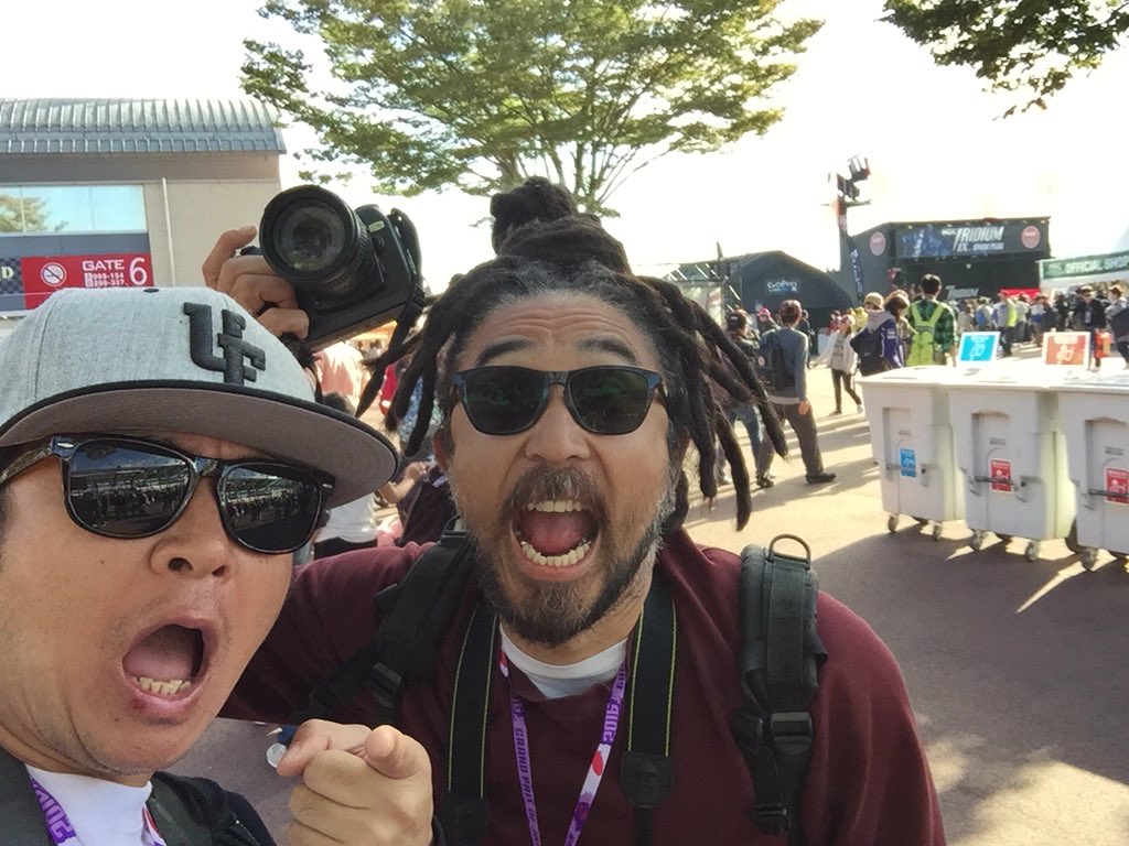 gasgraphix's tweet photo. 【拡散希望】9:00頃まで、メインゲート付近で、来場者スナップ写真を撮影してますよ〜 撮影者全員掲載です! 撮られたい方、この怪しい二人を見かけたら、声かけてくださいね! #motogp #motoaddicts #ツインリンクもてぎ https://t.co/cKNc8vZH3l