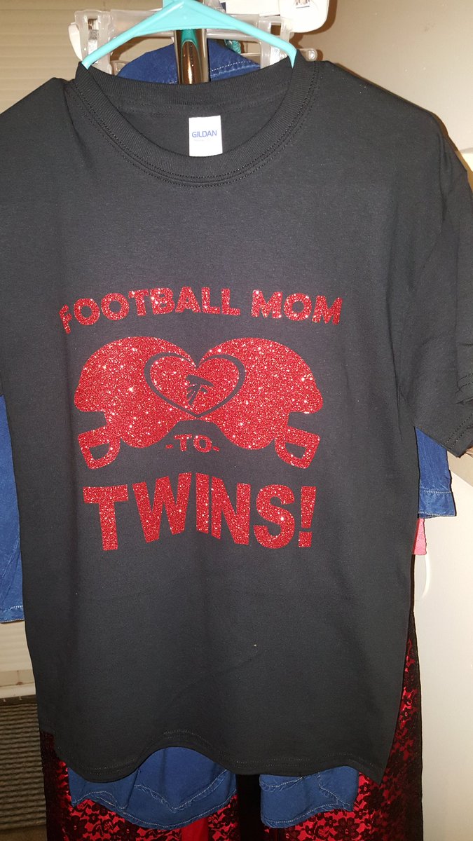 PersonaliTEEzTN's tweet photo. Football mom to twins! Customize to your kids' team. $20 Order today. #twins #sports #CustomTshirts #CustomTEEz #football https://t.co/fOht2lDJ2c