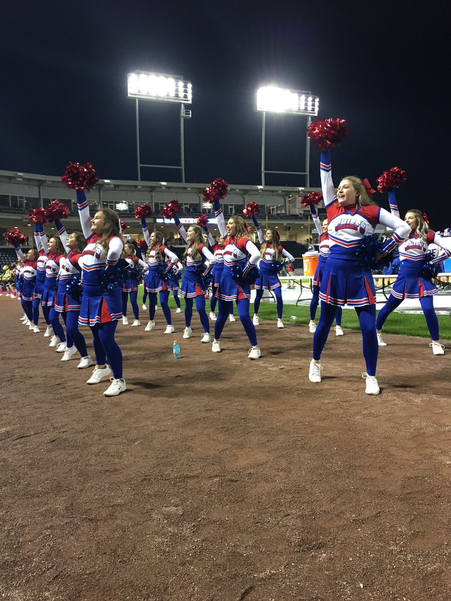 LHSChiefs_CHEER's tweet photo. Let's go Chiefs!! โค๏ธ๐โค๏ธ๐๐ #lfcweek8 #railridersbowl #lakelandvsoldforge #chiefspirit @LakelandSD https://t.co/YG1buF9p0L