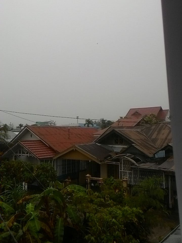 Selamat pagi 😊😊
Ayo jangan malas bangun pagi pejuang biru.
Walaupun cuaca seperti ini 😂