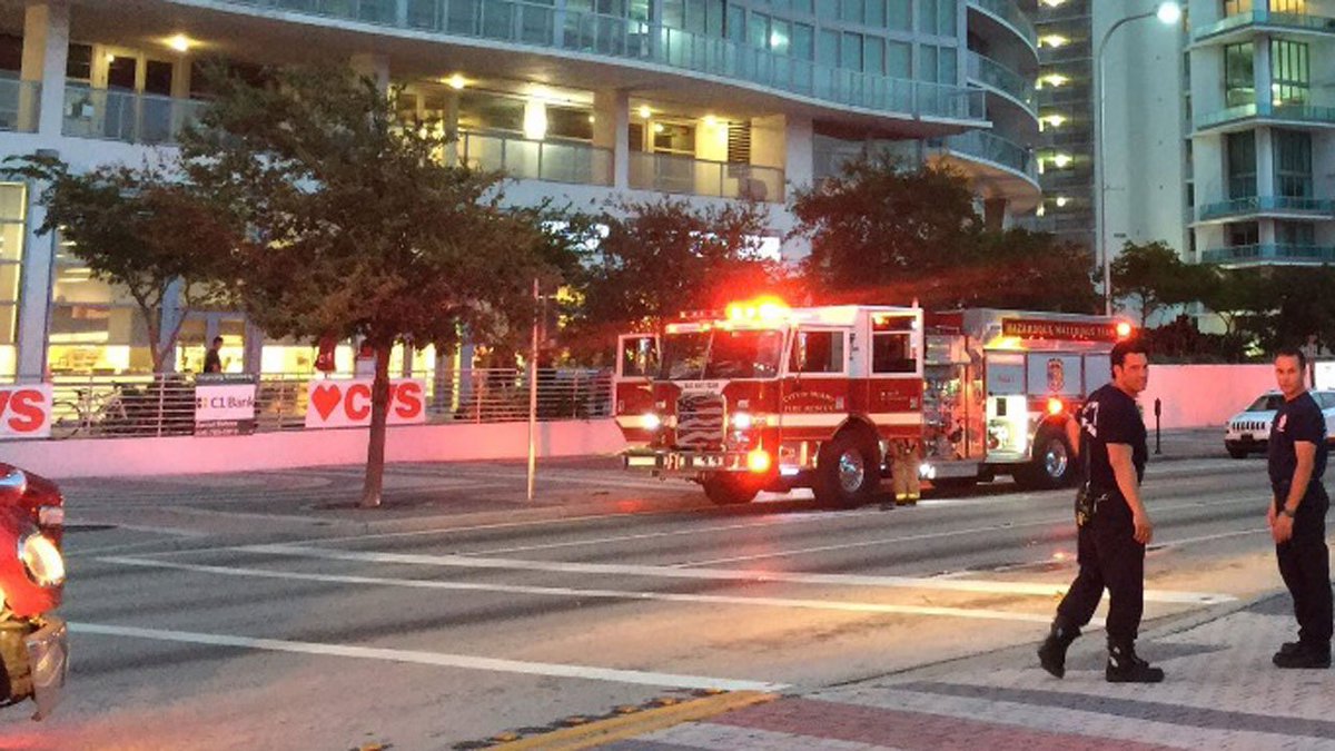TRAFFIC ALERT: Police block access to Biscayne Boulevard in both directions bit.ly/2dTLJTY?utm_me… https://t.co/nVFz1i4T0L