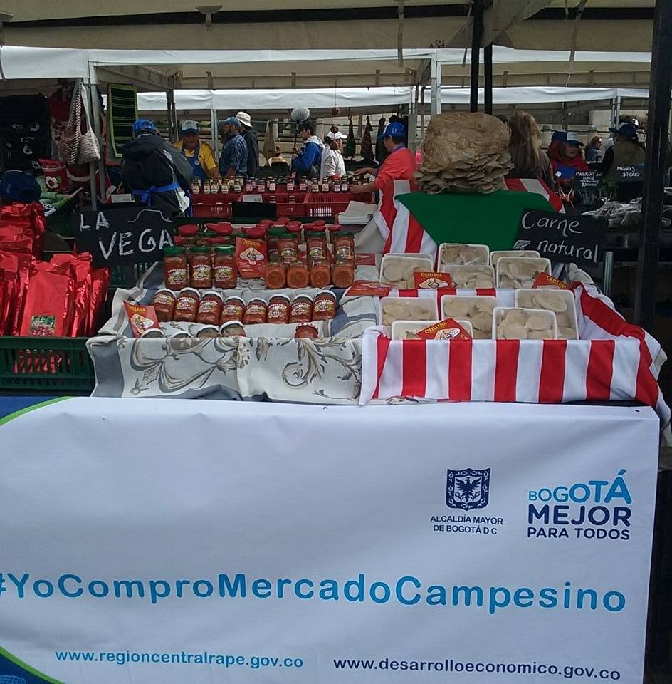 SETASELCURAL's tweet photo. @Bogota #YoComproMercadoCampesino Agradecemos a la Alcaldía de Bogotá y a la Secretaria de desarrollo por su apoyo en este gran evento. https://t.co/d4zHETIhLc
