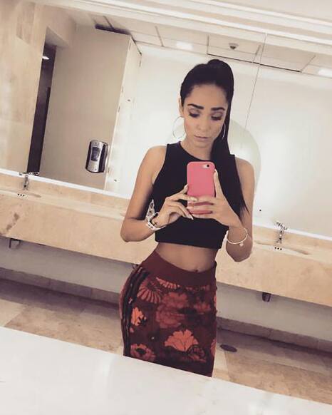 LManelyk's tweet photo. All these bitches, but my eyes on you 😍😍😍 https://t.co/bZtFr3q8Se