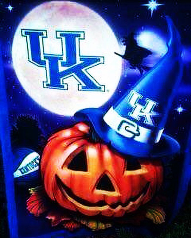 mikehairdo's tweet photo. #BlueMoonofKentucky keep shining down on me. #BBN #BBM2016 #KyWildcats #ky https://t.co/qvzYFsuEOI