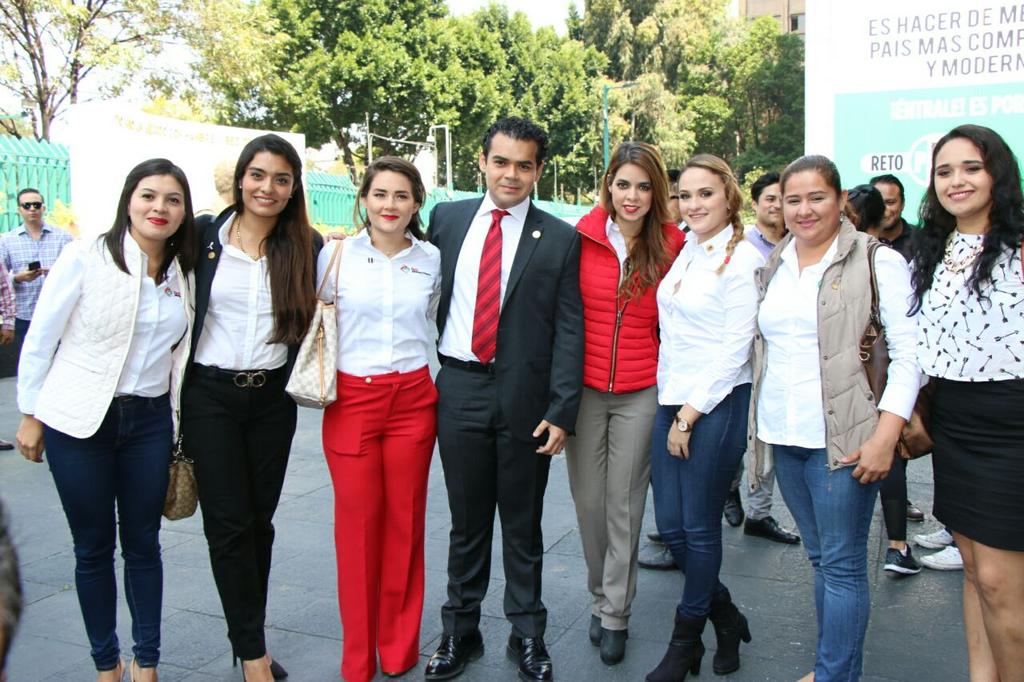 RJXMex_Camp's tweet photo. Felicidades por su registro como fórmula única a #PabloAngulo y #LauraHaro como presidente y secretaria de la #RJxM https://t.co/eq3G1CskGM