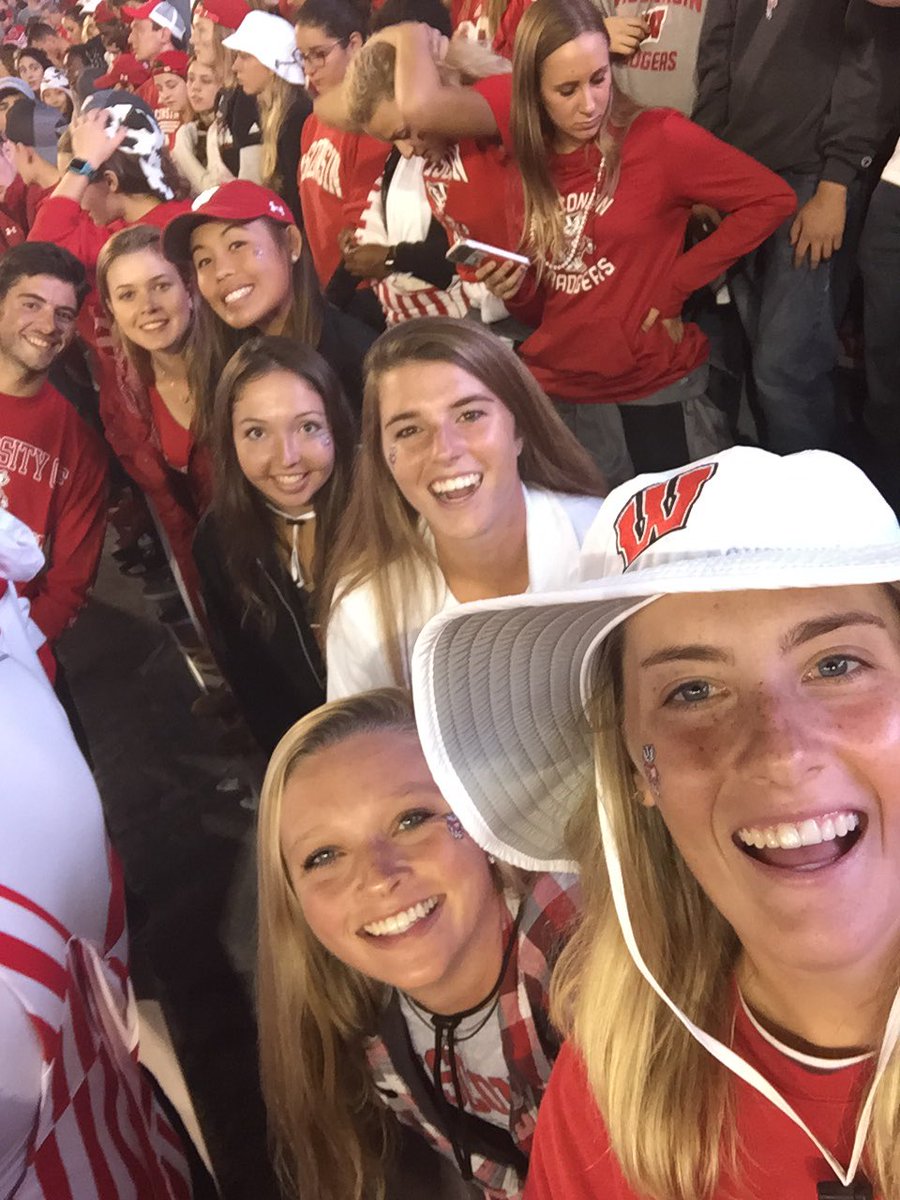 anageotte's tweet photo. six golfers at family game night #BadgerFGN @UW_SAAC https://t.co/z5ABtfEA4p