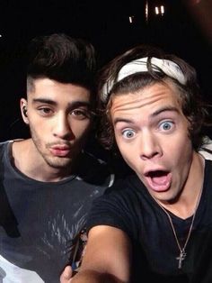 crawolfie's tweet photo. -zarry- https://t.co/ztAvXWHmuA