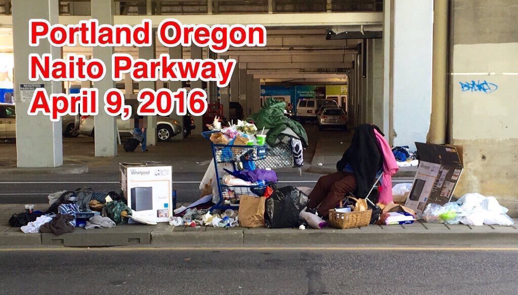 pdxccura's tweet photo. why does PBOT allow camping on the median on Naito Parkway?
#visionzero #visionzeropdx #pdx #betternaito https://t.co/o5x7RLeaGo