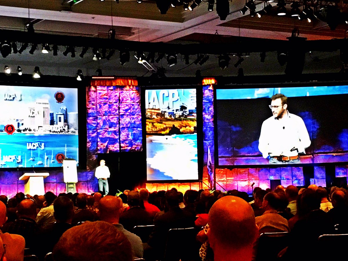 25sam16's tweet photo. Guru #SimonSenek gives an inspiring keynote to @TheIACP members on the biology of leadership at #IACP2016 #BeTheLeaderYouWishYouHad https://t.co/alRzX1RT4p