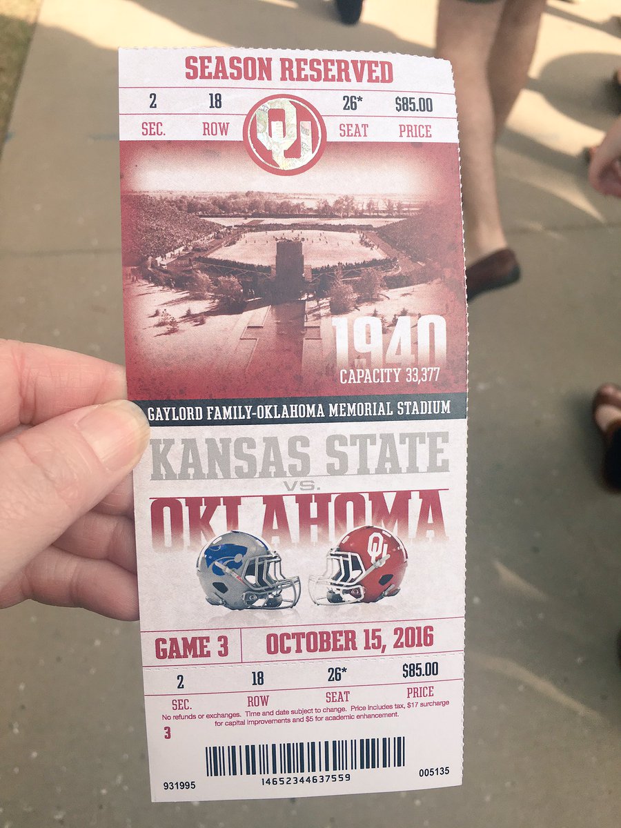 WPowers1111's tweet photo. Great memories made today at the OU game! #WeBeatKstate #BoomerSooner @auniebrooks https://t.co/lKTxh1FnNk