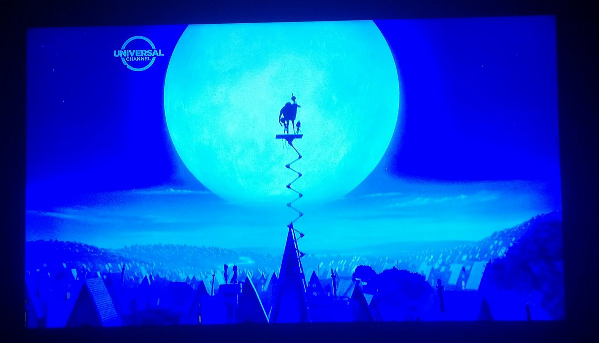 Gaabbih's tweet photo. Noite de sábado com direito a #minions #meumalvadofavorito #amo #happy 🎠🌜☁🎢💜 https://t.co/ahsR8wcxgb