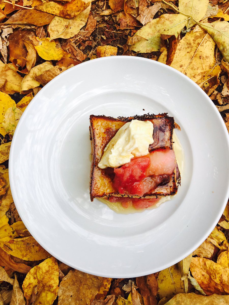 Pain doré aux pommes. Toute la fin de semaine 🍅🍅<a href="/Restomeson/">Restaurant Meson</a>