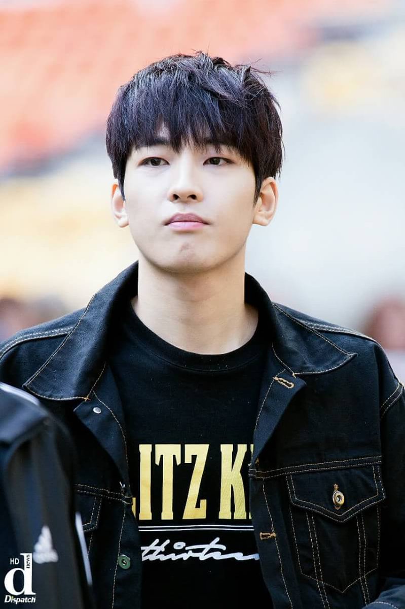 jeonwonwooph's tweet photo. [PHOTO] VLIVE Official Twitter Update  #원우 #WONWOO #세븐틴 #SEVENTEEN

cr: Dispatch https://t.co/hbUEZYqzZe