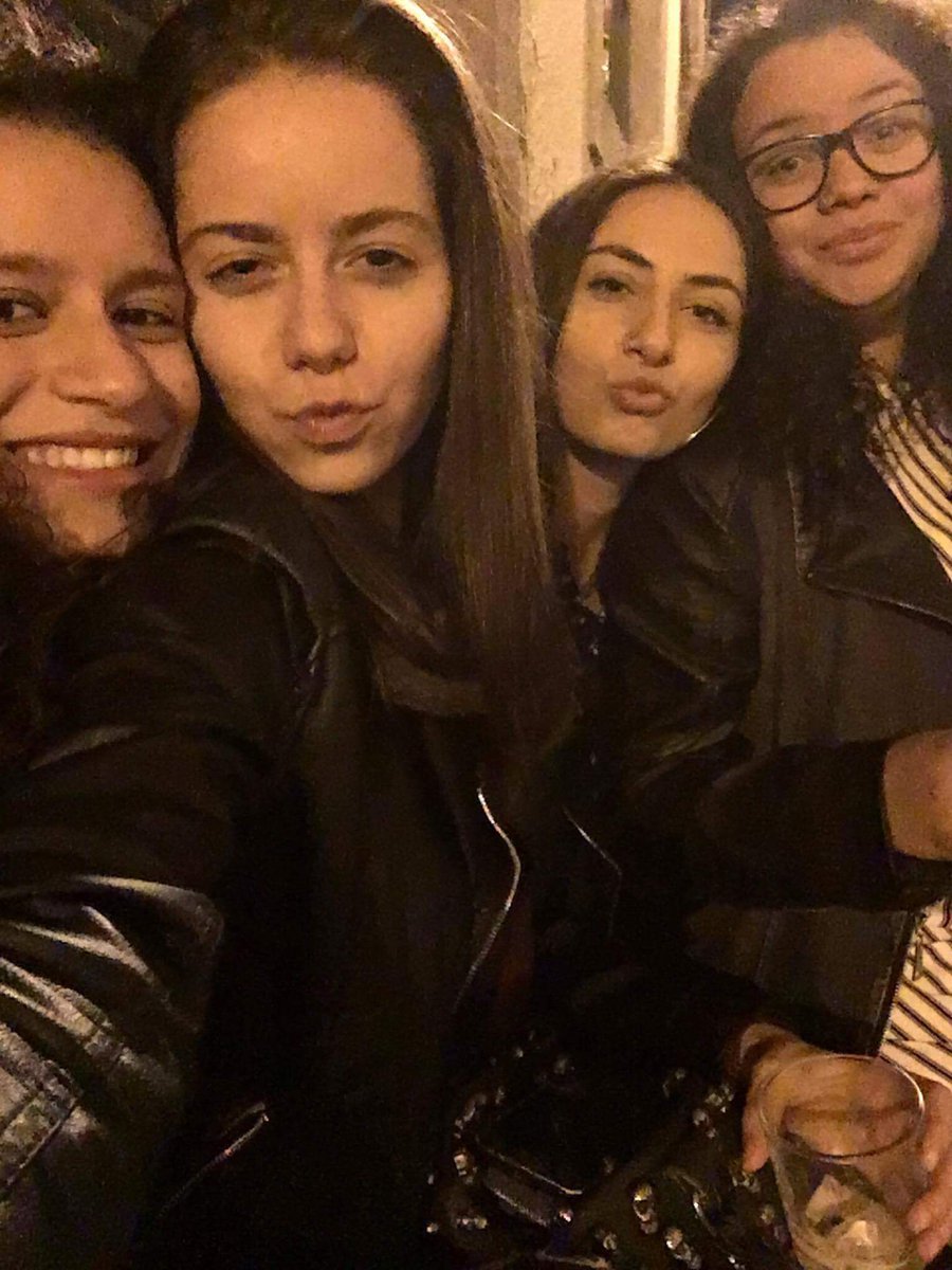 jennifer_drozd's tweet photo. Pode passar muito tempo mas nada muda ❤💙
Meus amores #curicas https://t.co/PZ6iE14NvA