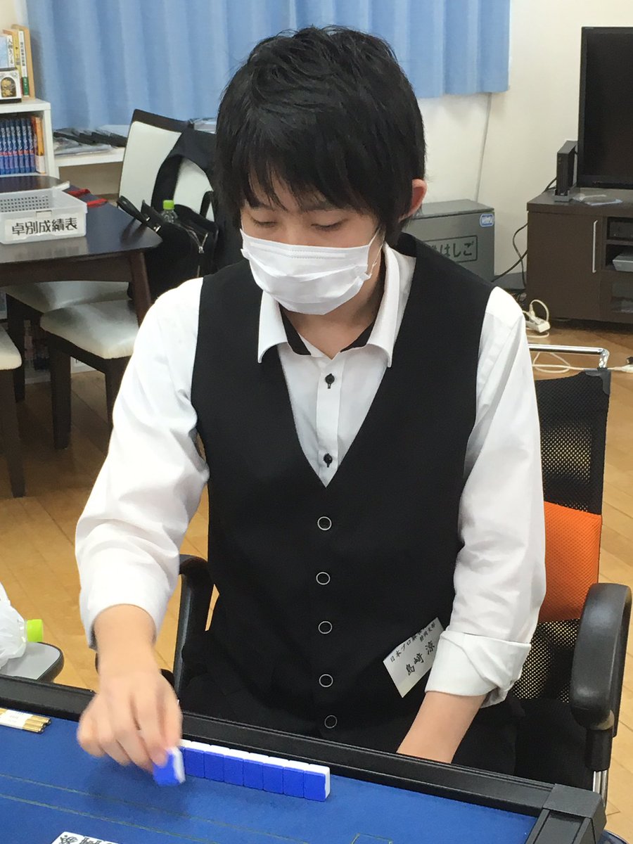 Amazon Iiutec ロボット掃除機 超薄型 2 95cm ミニ ロボットクリーナー センサー感知 60db 2000mah Micro Usb充電 ベッドと机の下やペットの毛のお掃除 R Cruiser ブラック Sourcingbay ソーシングベー ホーム キッチン