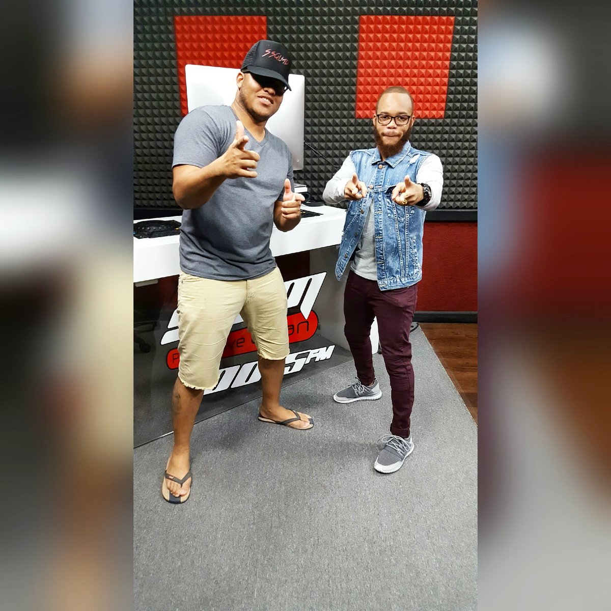 major_penny's tweet photo. Live on @slam1005fm alongside @SelectorCaleb til Midnight! #MadSaturdays #MajorVibes #LockEen https://t.co/LIDGletMkT