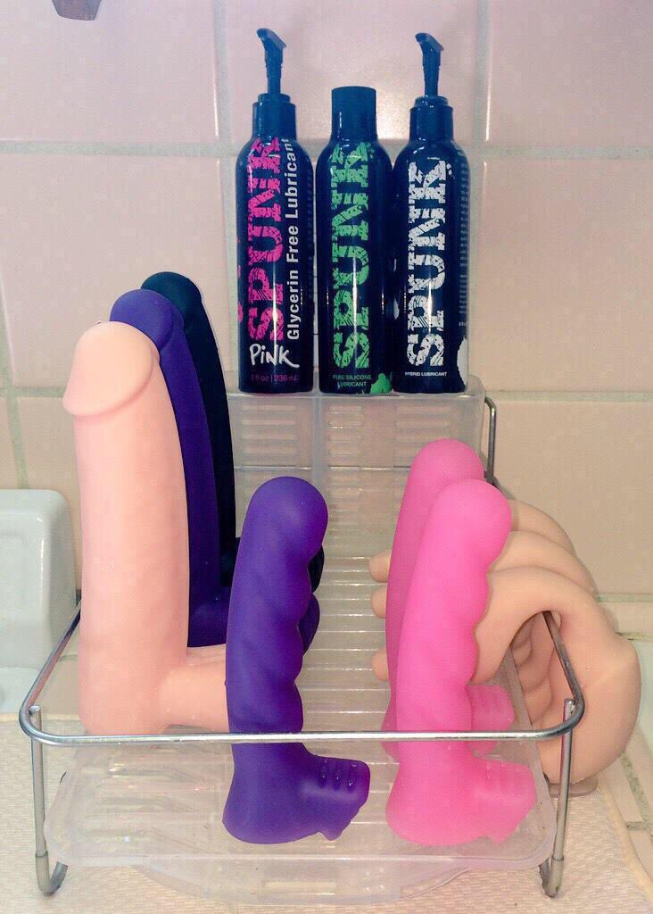 InJoyUs's tweet photo. What @InJoyUs #pleasures are you up to this weekend? Use Kim1 to get 10% off and feel the #joy. Don't forget the @SpunkLube #pegging #fun https://t.co/Oh3ajUsSwm