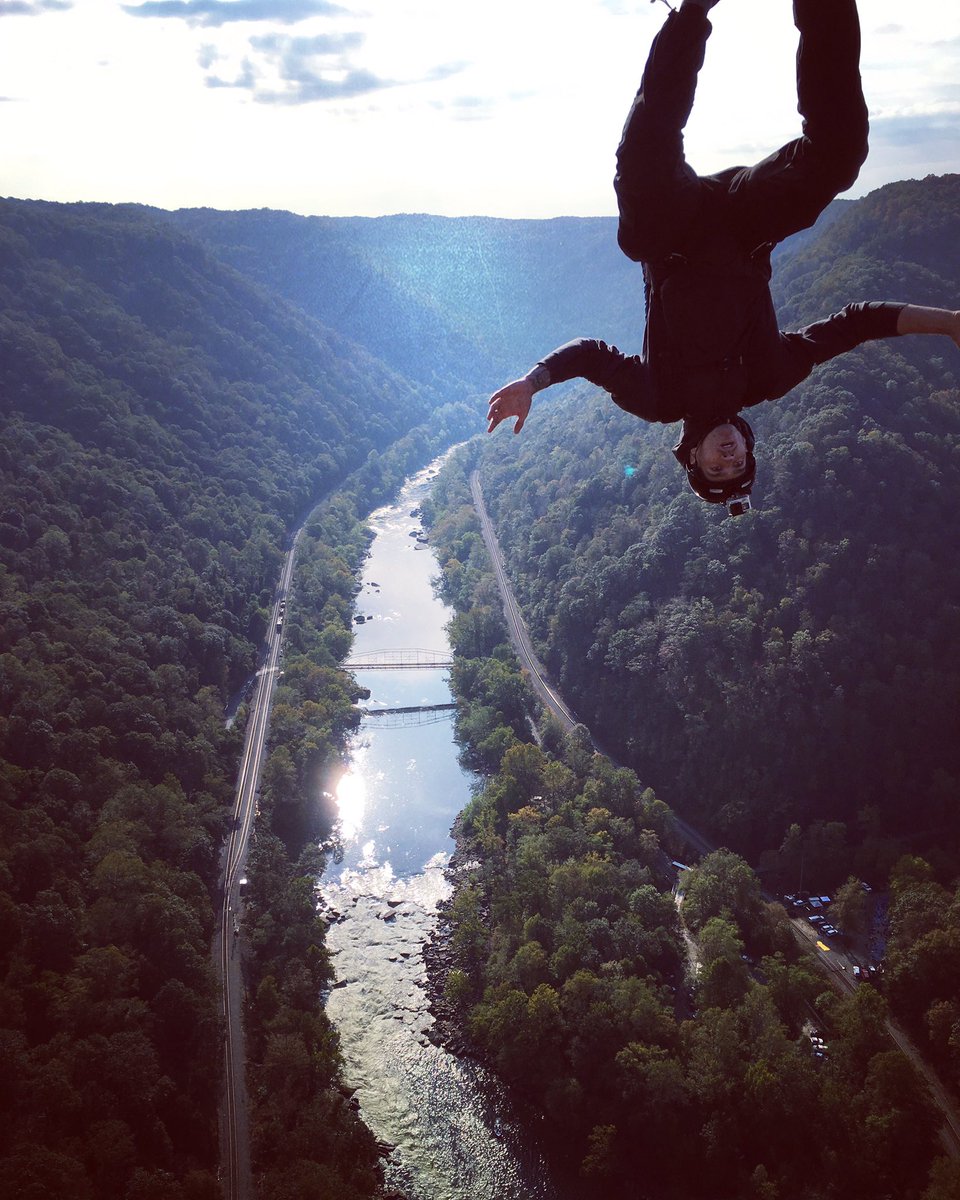 RHFrye's tweet photo. Hullo there. #bridgeday #fayetteville #newrivergorge #wvexplored #GoToWV https://t.co/i3Ts5czyIZ
