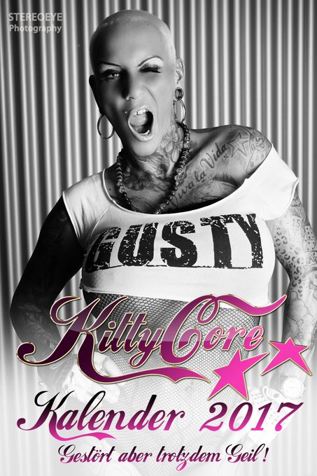 Endlich ist er da!!! Mein Kalender f&uuml;r 2017!!! Kuss kuss https://t.co/t8wZVBepte<a href="/tag/apclips"class="tags"><span>#apclips</span></a>