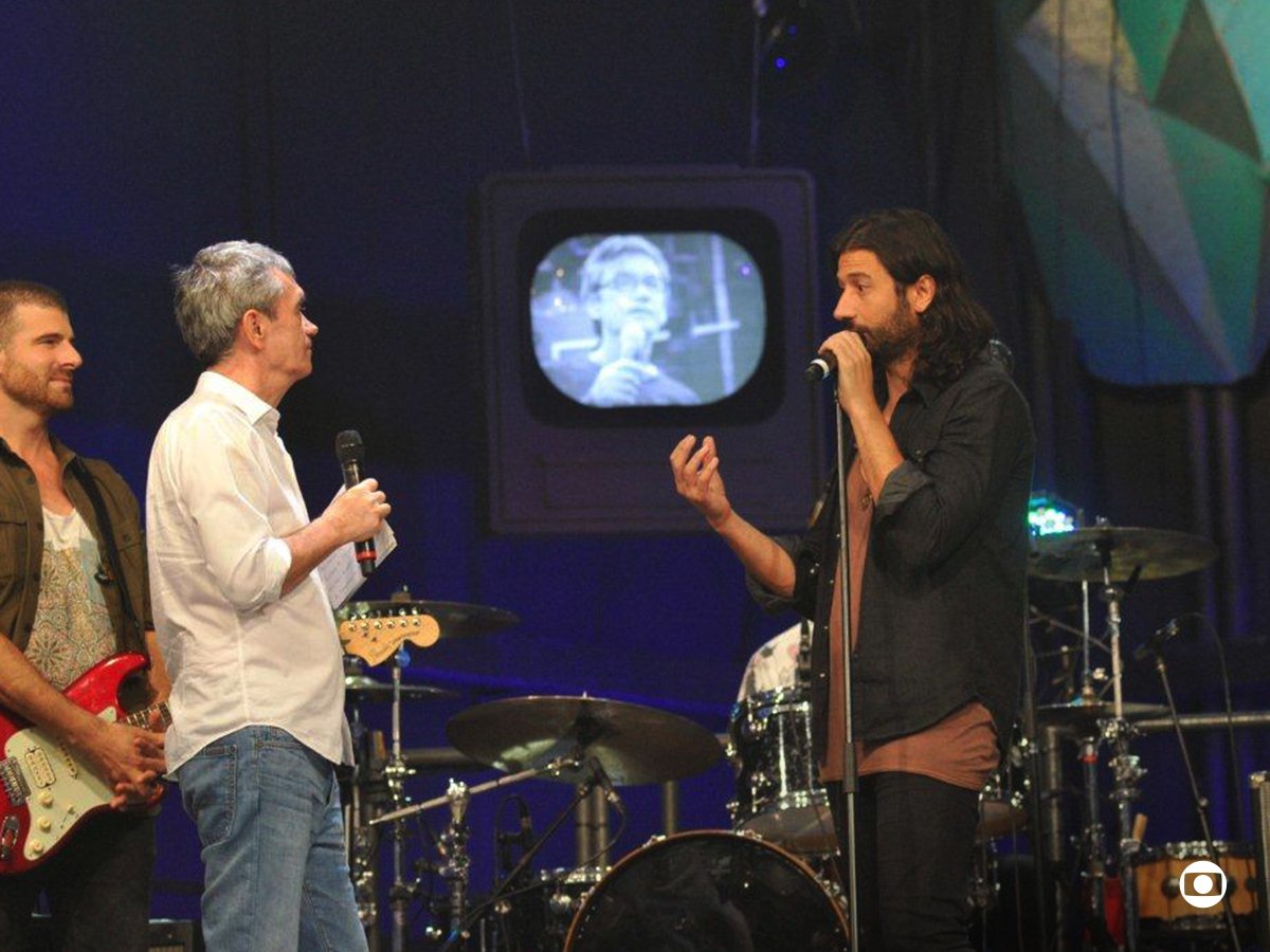 tvglobo's tweet photo. Quer um motivo pra ficar acordado até #AltasHoras? A gente te dá pelo menos 2: @ournameisMAGIC e @PlebeRude! 😍 https://t.co/Iekf8GtcPm