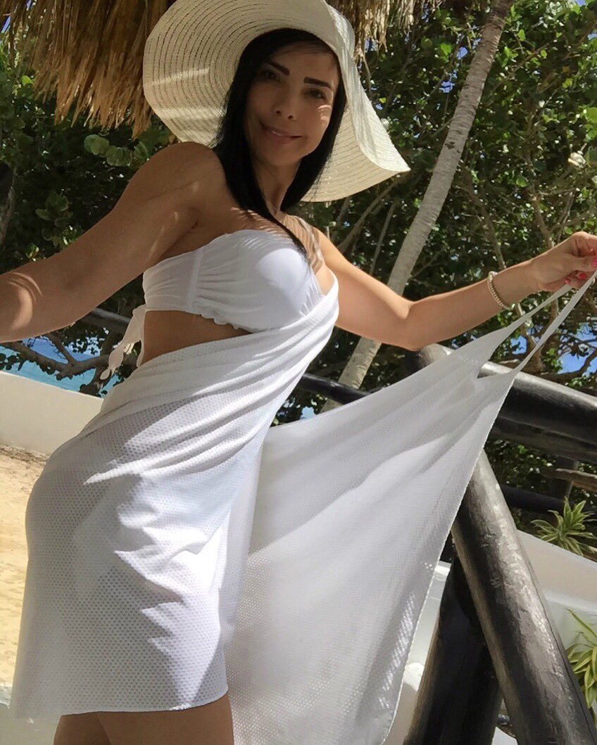 glam_beach's tweet photo. https://t.co/w2D2b2NZqv