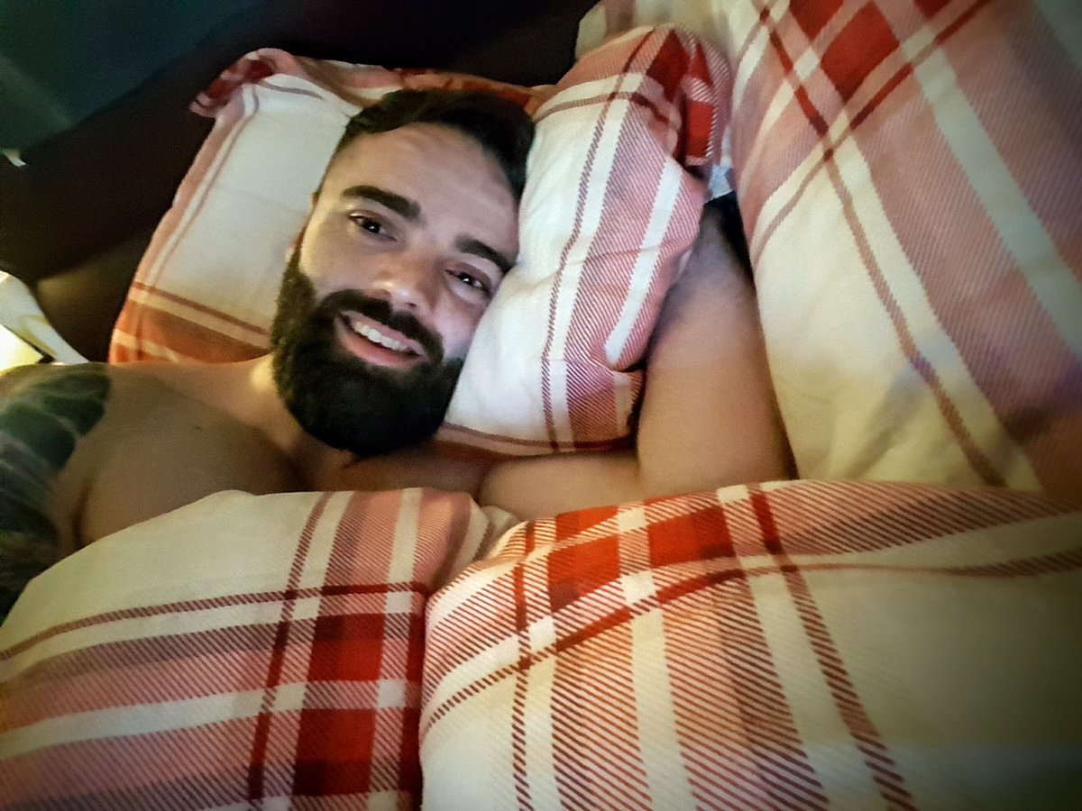 givemeanamex's tweet photo. Well then, there was fighting, drama, shouting, crying & alot of spilt drinks ... now it's bed time .. night wenches ๐ด๐ด๐๐ #StandardNightOut https://t.co/W03RsKn607