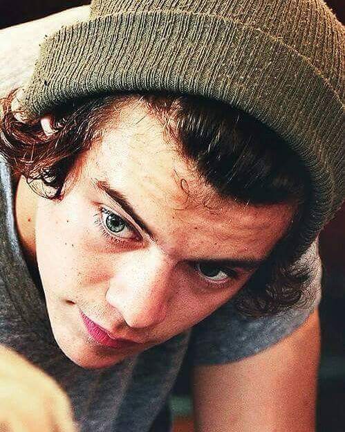 clarissacute11's tweet photo. Hey angel, I come alive when I hear your voice It's a beautiful sound, it's a beautiful noise 👼👼😙😙
 #ANGELHARRY STYLES #OneDirection #mpm https://t.co/NoJ1y7YbVr