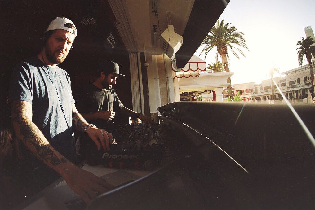 Closing out Summer 16 @EncoreBeachClub with <a href="/DILLONFRANCIS/">dillonfrancis</a> ✌🏼️