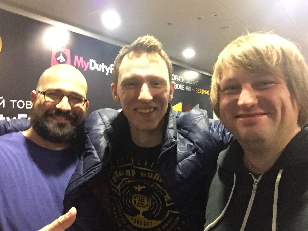 flushdia's tweet photo. #JavaDay2016 и #jokerconf ещё не закончились: @jbaruch, @tmatyashovsky и я вещаем всем позитив из Борисполя :) https://t.co/18UN4QlUk7