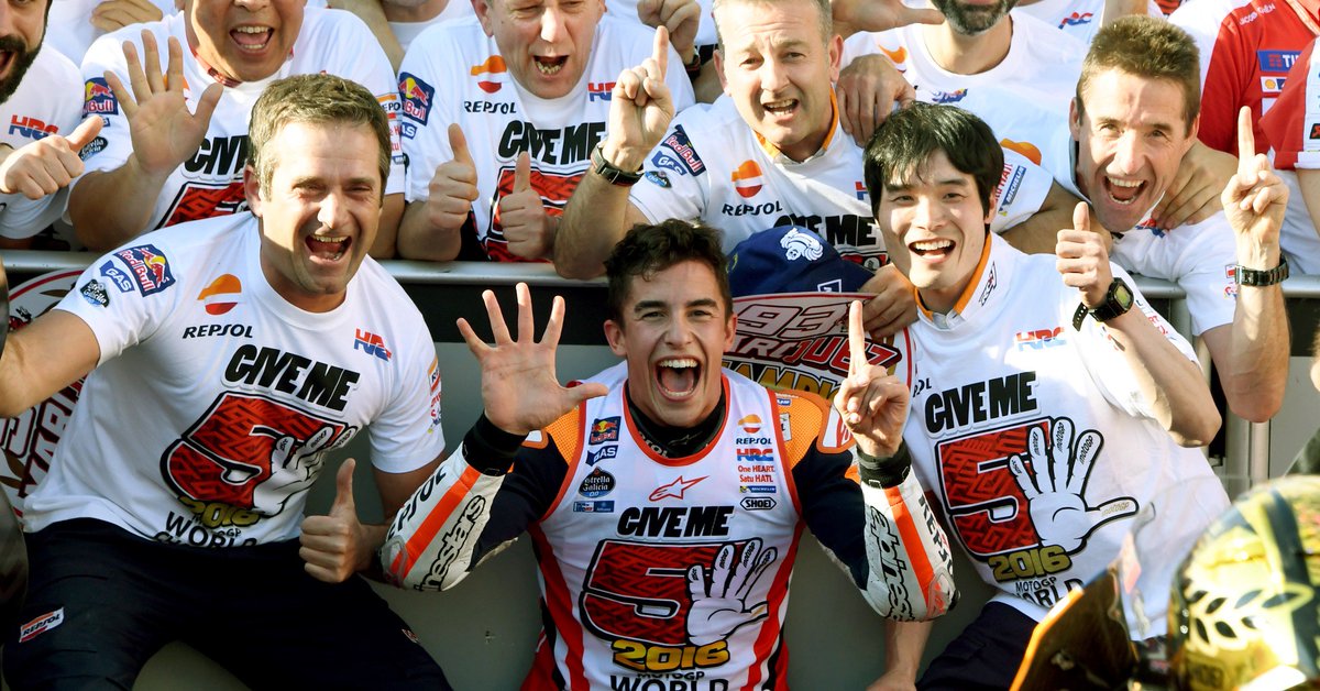 bet365_es's tweet photo. Sus cuatro temporadas en MotoGP:

2013 - 🏆
2014 - 🏆
2015 -  3⃣
2016 - 🏆

👏🎉👏 Marc Márquez 👏🎉👏 https://t.co/ug98A3UpQi