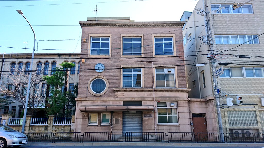 わんこ Auf Twitter Kyoto 下京区大宮通 旧京都市下京図書館 元 十六会館 竣工年は情報が色々あるようで 大体昭和初期らしい 後でちゃんと調べよう 図書館が移転して以来閉鎖されたままで 今後どうなるのか気になる建物 T Co Ssookoybk1 Twitter