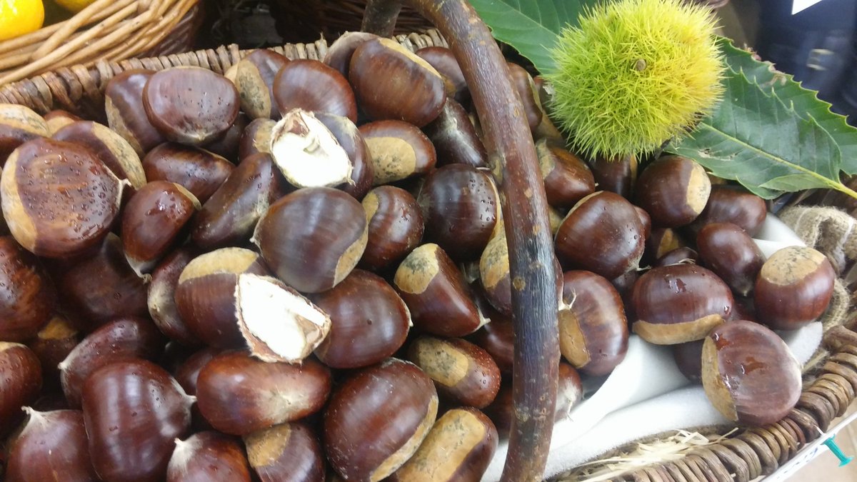 Stainesfarmshop's tweet photo. We've got the chestnuts if you've got the open fire ! #whitstable #stainesfarmshop #keepyapoundslocal https://t.co/KIOHtLrFIG