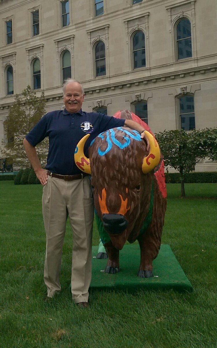 IndianaAt200's tweet photo. The bison were a hit at today's Hoosier Homecoming at Bicentennial Plaza. #Indiana2016 #BisonTennial https://t.co/hO5GdGAo4p
