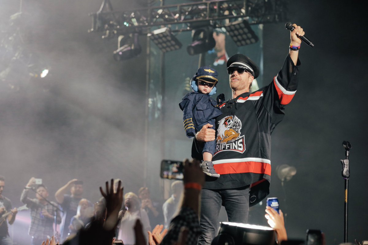 thanks <a href="/wardonsteel/">Ward Williams</a> for letting me borrow your kid tonight in grand rapids. excellent co-pilot! #drunkonaplane. <a href="/griffinshockey/">x-Grand Rapids Griffins</a>