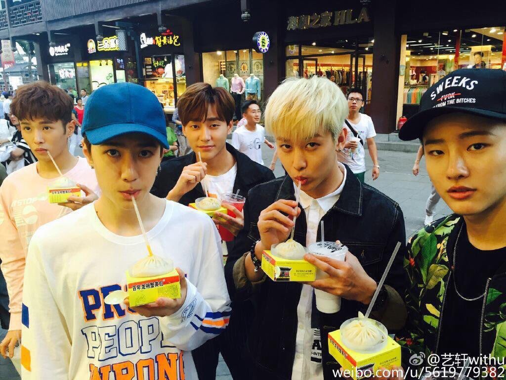 jeonwoongs's tweet photo. I LOVE AND MISS THESE DUDES SOOOO MUCH #UNIQDAY #2YearsWithUNIQ https://t.co/Rs1Tc0yW6o