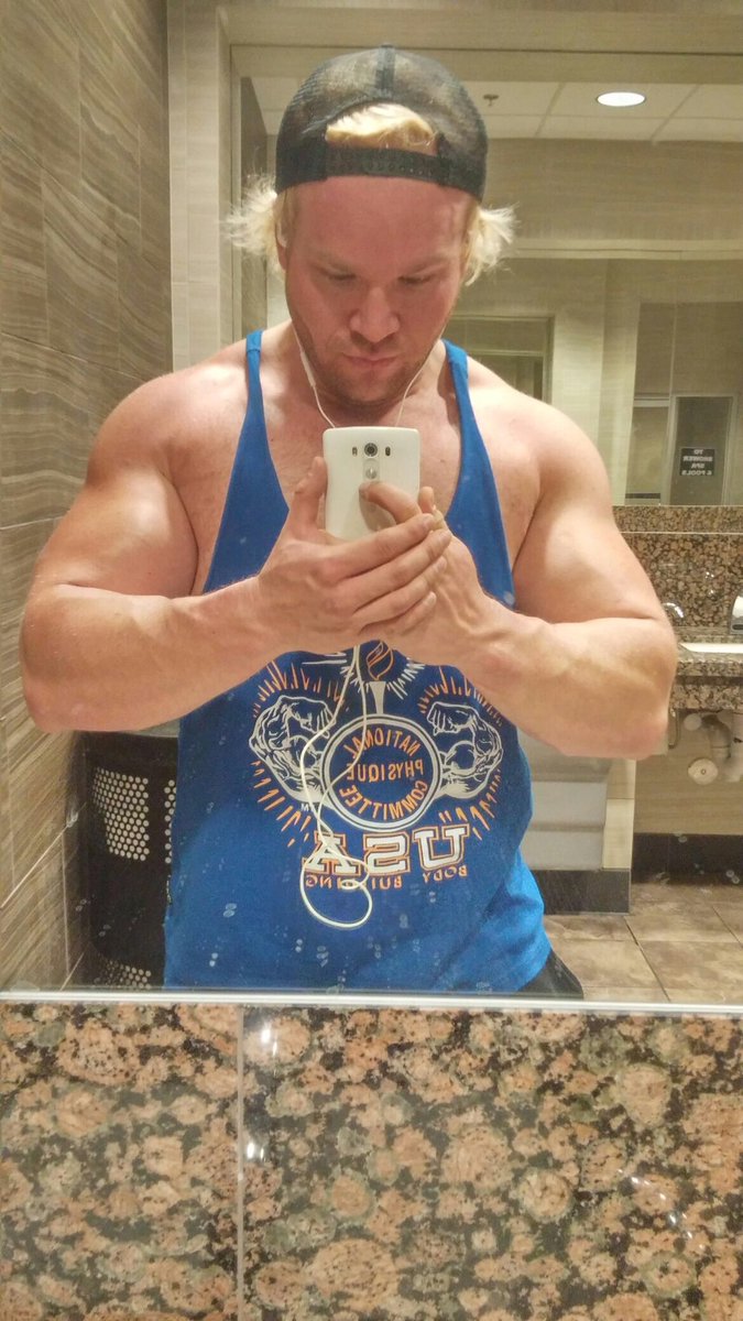 Bodybuilder650's tweet image. Gettin it in.... #castleberrynutrition #bodybuilding #bodybuilder #fitness #motivation