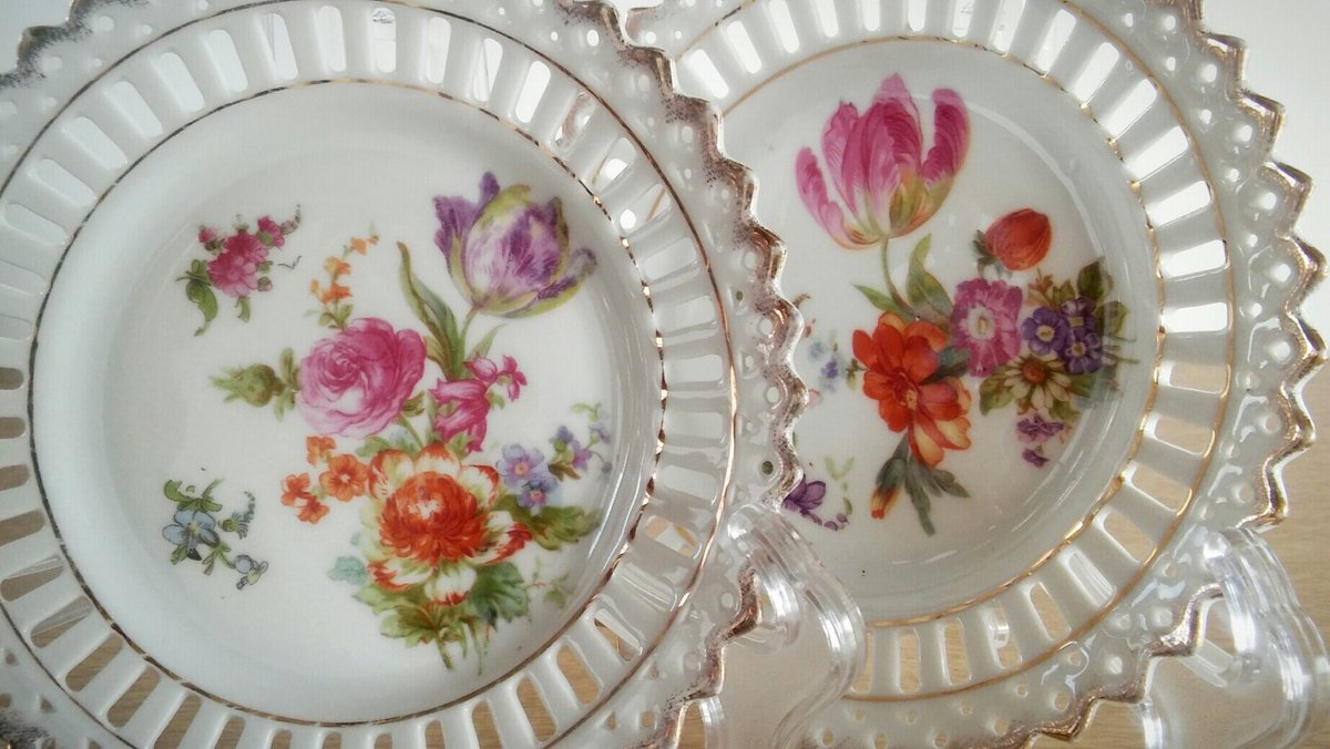Abatevintage's tweet photo. Bavaria Schumann Plate Vintage Dresden Lattice Scalloped Edge Gold Trim Em… https://t.co/WIGA8lQxNi #Etsy #RosePlate https://t.co/xl6phtHWLt