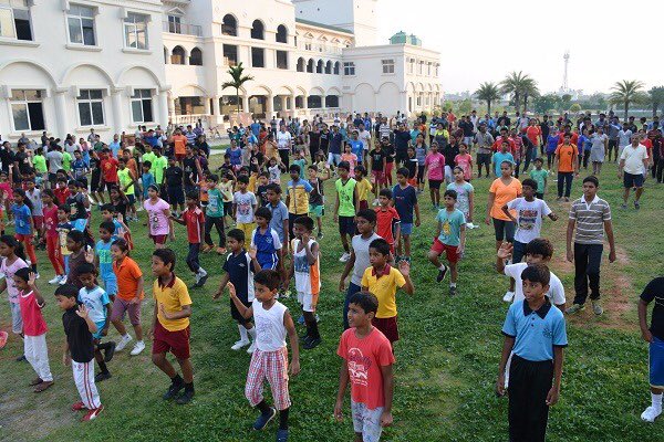 Chennairunners's tweet photo. #family #funrun at #dlf OMR now! #CRChapterRuns #runnerscommunity https://t.co/kGUMUDCCIB