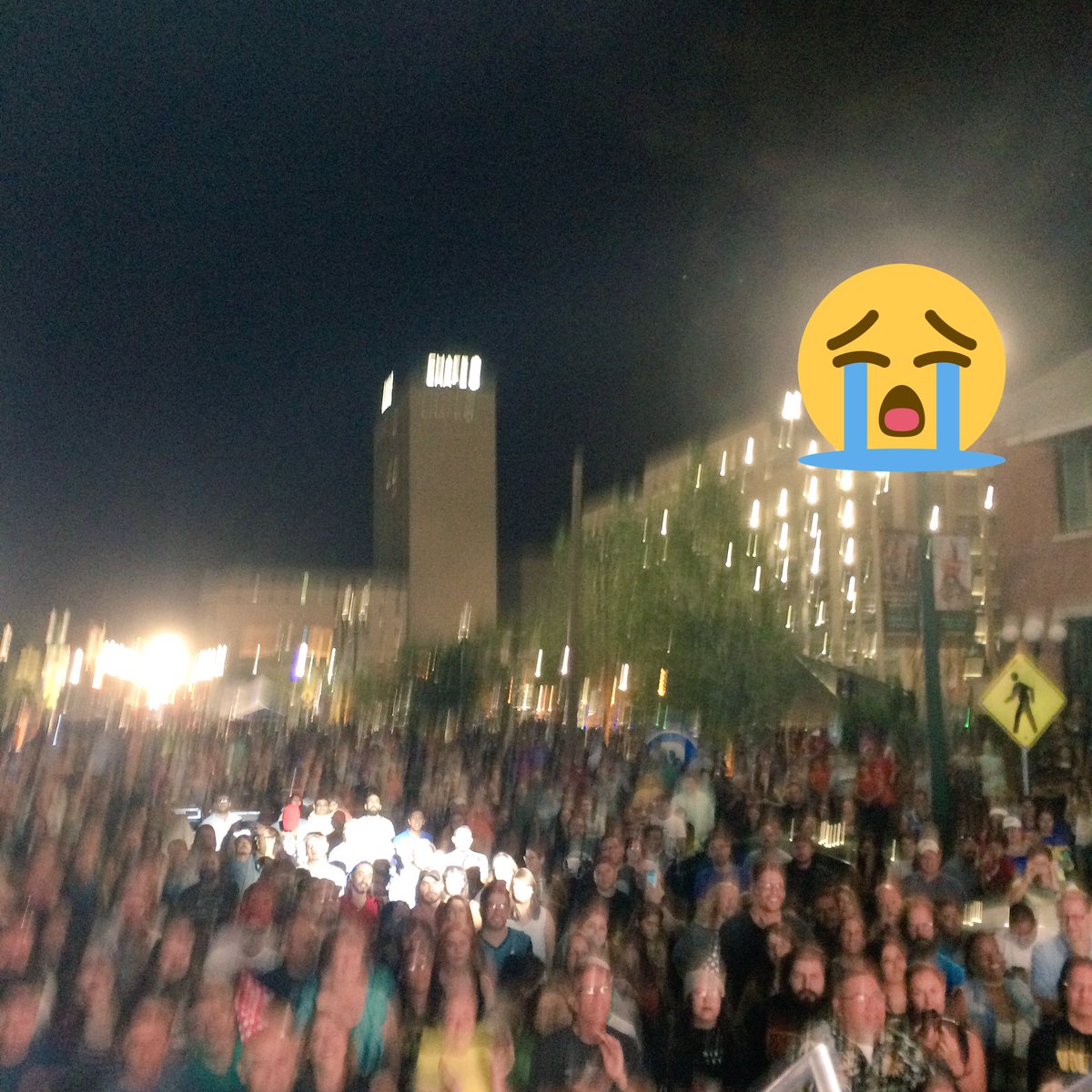 PuddlesPityP's tweet photo. Dear El Paso, thank you for making me feel welcome @chalktheblock. I love you. #CTB2016 #blurryface #cebollas https://t.co/t7prwsPb2i
