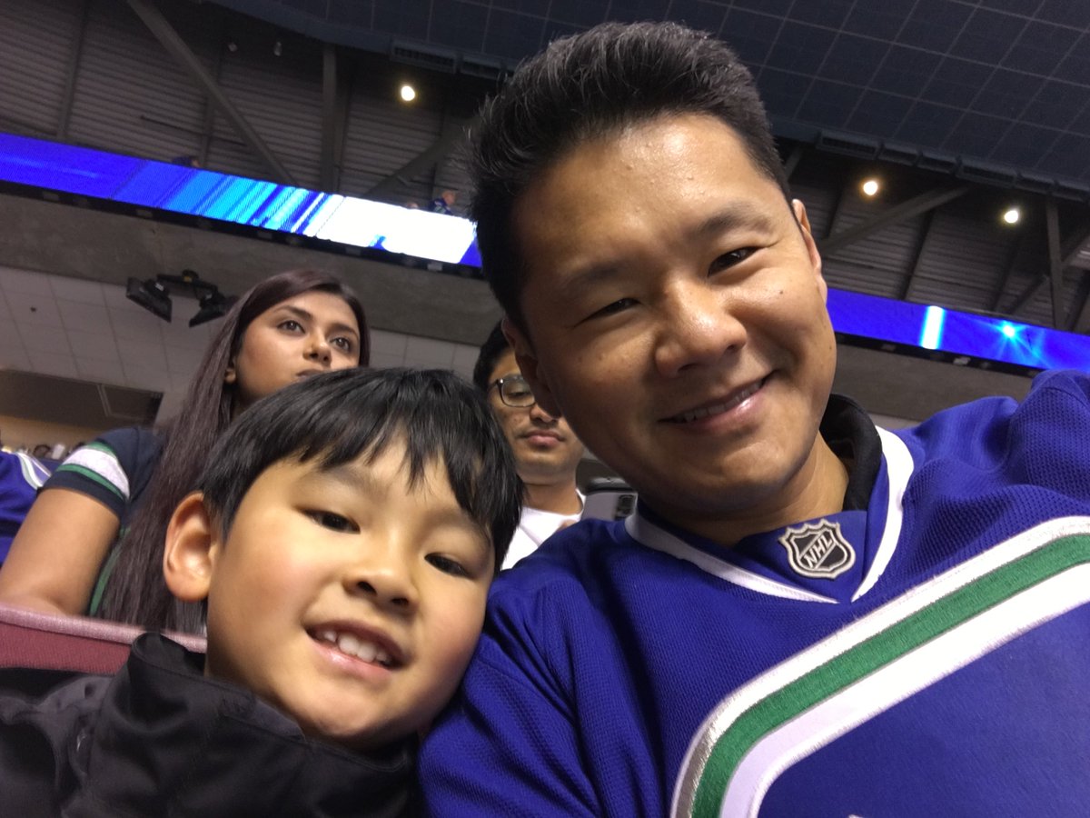 #WeAreAllCanucks   Overtime! Thanks to Sweet Sedinery power play !